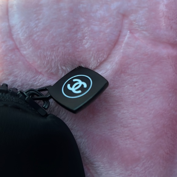 LAST ONE! Authentic Luxury CHANEL Makeup Bag — Super cute in black. - Picture 7 of 8